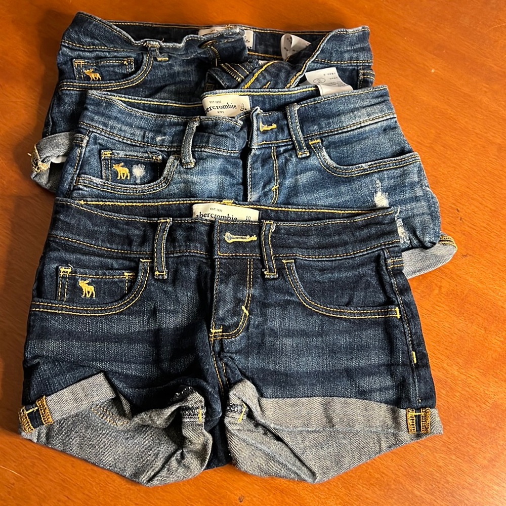 Abercrombie kids shorts or midi?